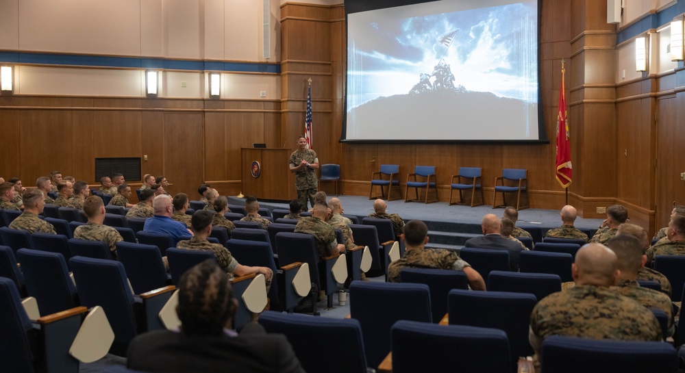 SMMC speaks to the Marines for Life Program