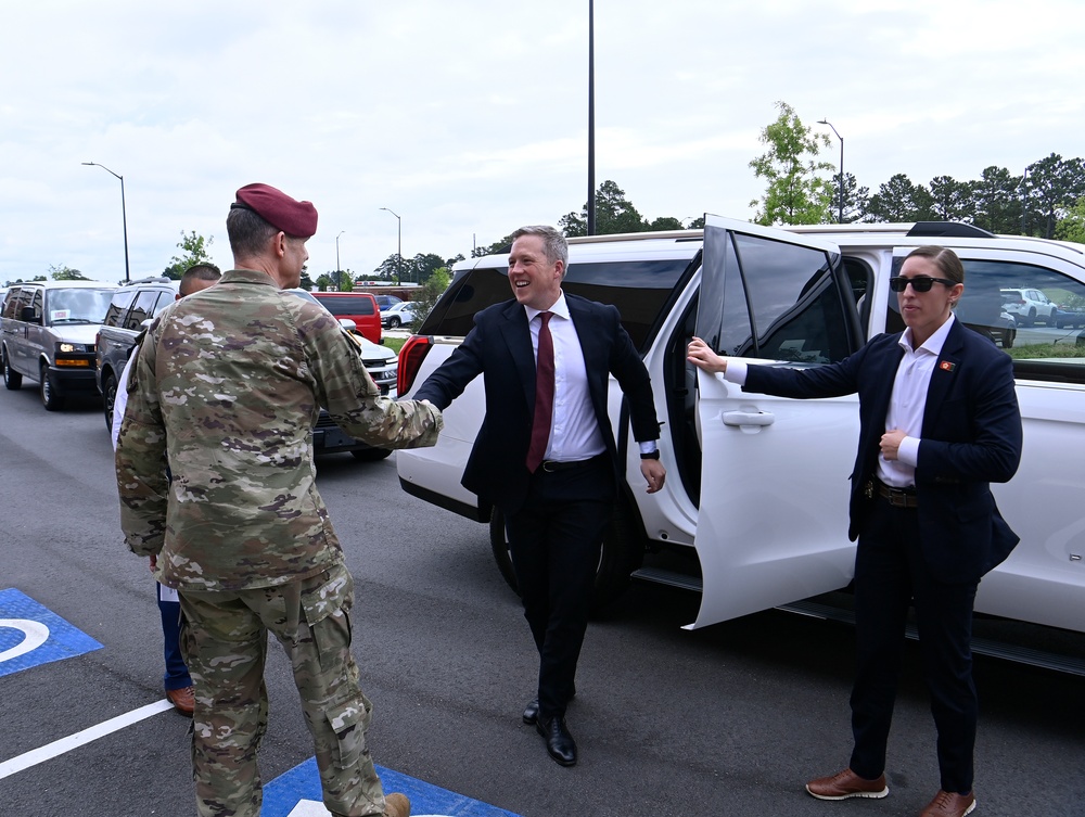 Top Army Leaders Visit U.S. Army John F. Kennedy Special Warfare Center and School