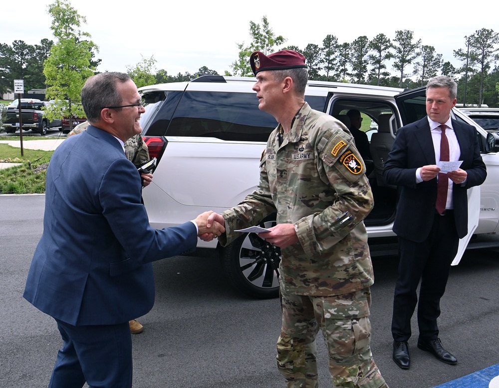 Top Army Leaders Visit U.S. Army John F. Kennedy Special Warfare Center and School