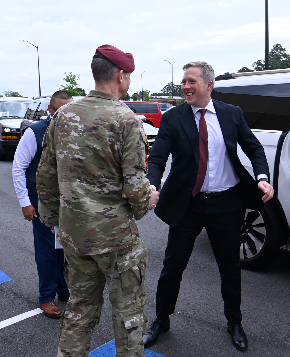 Top Army Leaders Visit U.S. Army John F. Kennedy Special Warfare Center and School