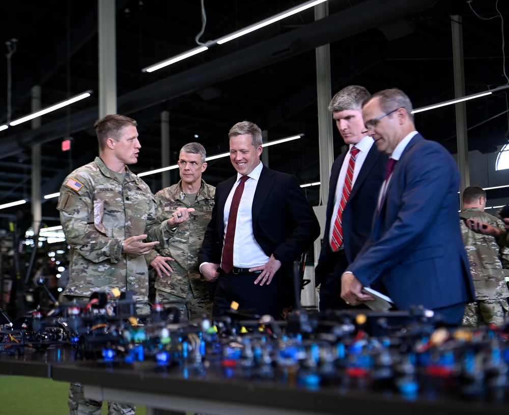 Top Army Leaders Visit U.S. Army John F. Kennedy Special Warfare Center and School