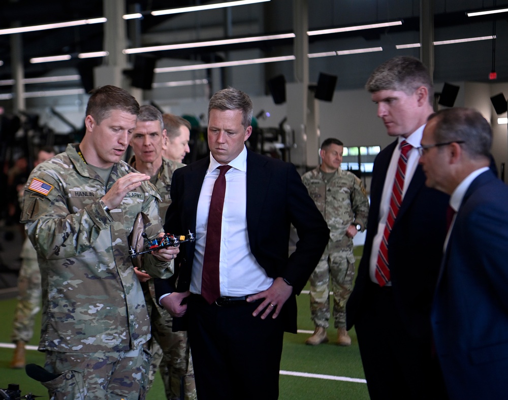 Top Army Leaders Visit U.S. Army John F. Kennedy Special Warfare Center and School