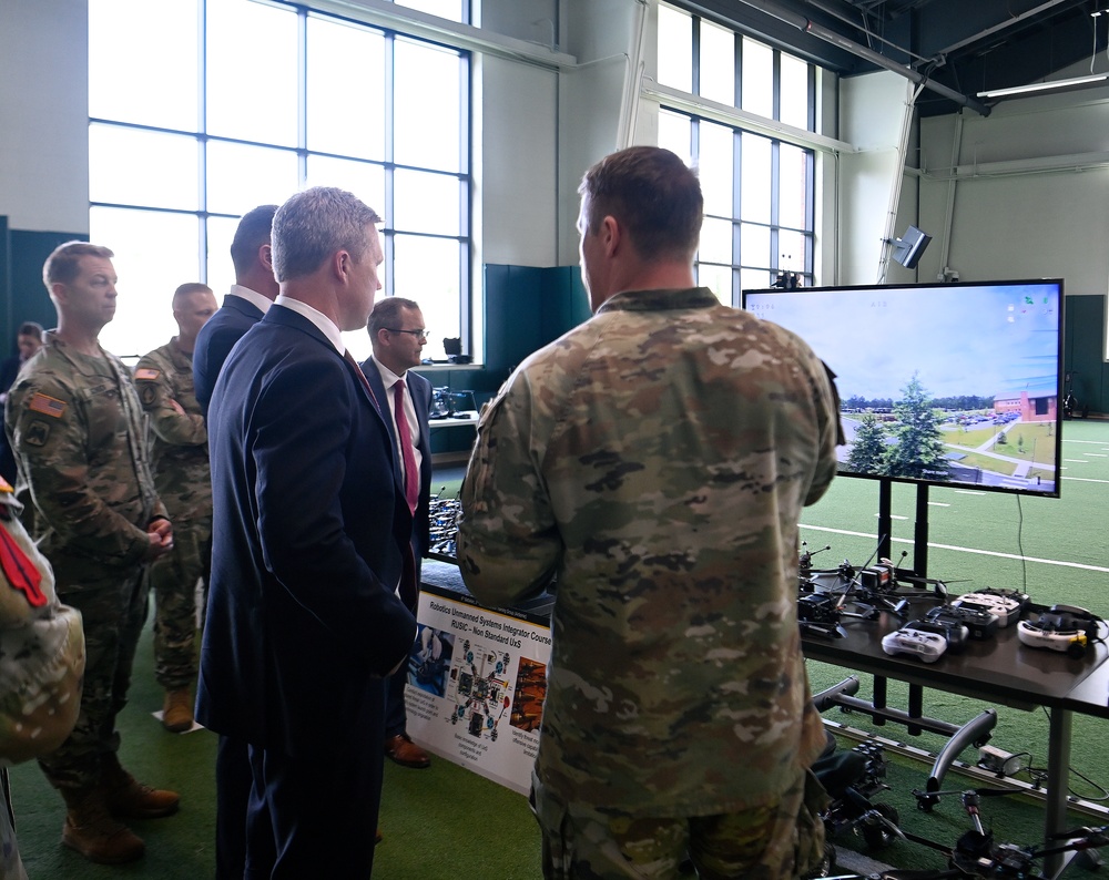 Top Army Leaders Visit U.S. Army John F. Kennedy Special Warfare Center and School