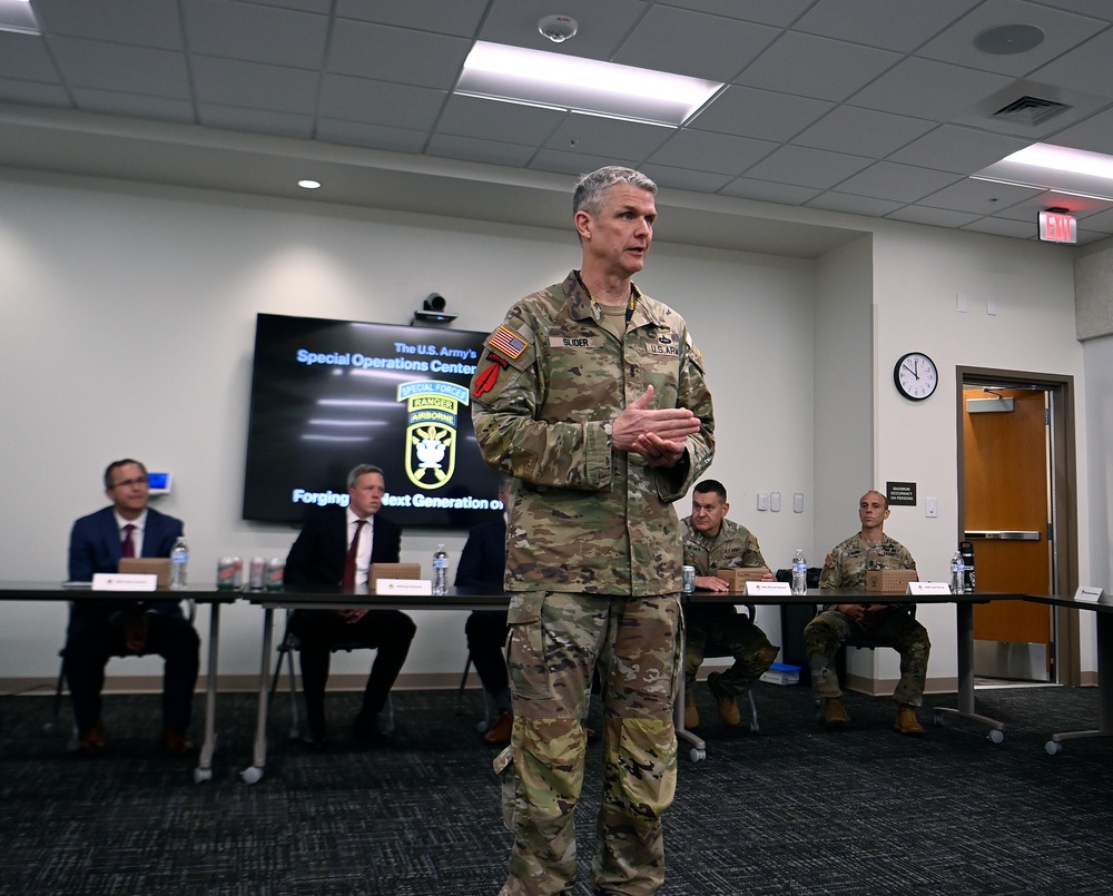 Top Army Leaders Visit U.S. Army John F. Kennedy Special Warfare Center and School