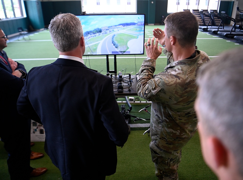 Top Army Leaders Visit U.S. Army John F. Kennedy Special Warfare Center and School