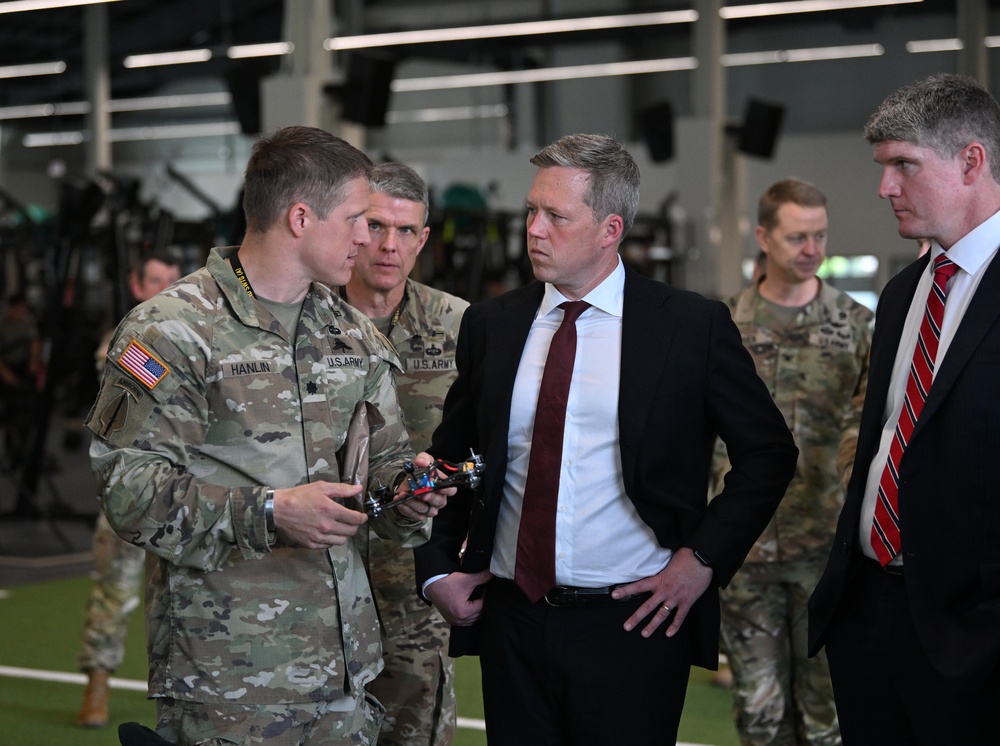 Top Army Leaders Visit U.S. Army John F. Kennedy Special Warfare Center and School