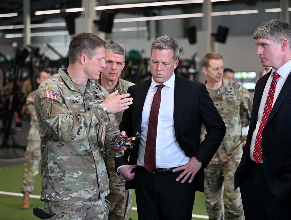 Top Army Leaders Visit U.S. Army John F. Kennedy Special Warfare Center and School