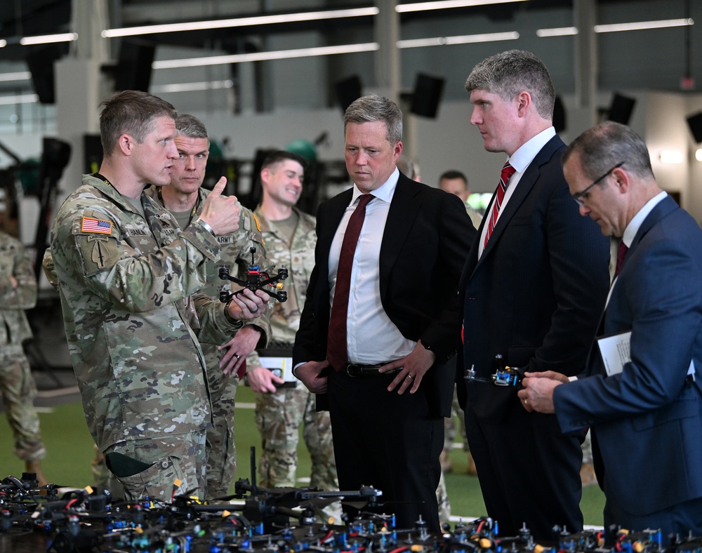 Top Army Leaders Visit U.S. Army John F. Kennedy Special Warfare Center and School