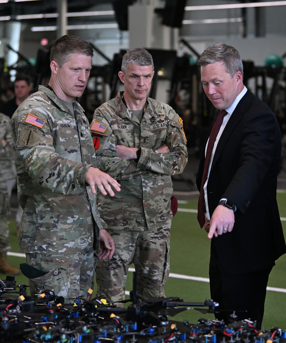 Top Army Leaders Visit U.S. Army John F. Kennedy Special Warfare Center and School