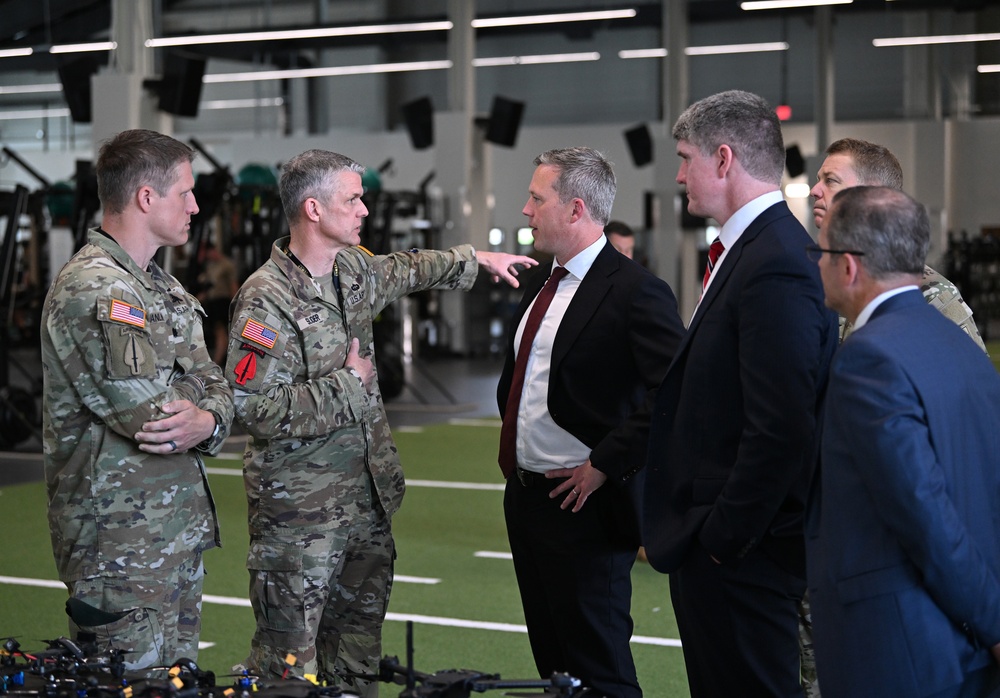 Top Army Leaders Visit U.S. Army John F. Kennedy Special Warfare Center and School