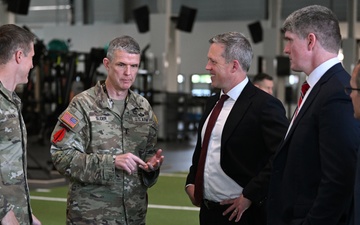 Top Army Leaders Visit U.S. Army John F. Kennedy Special Warfare Center and School