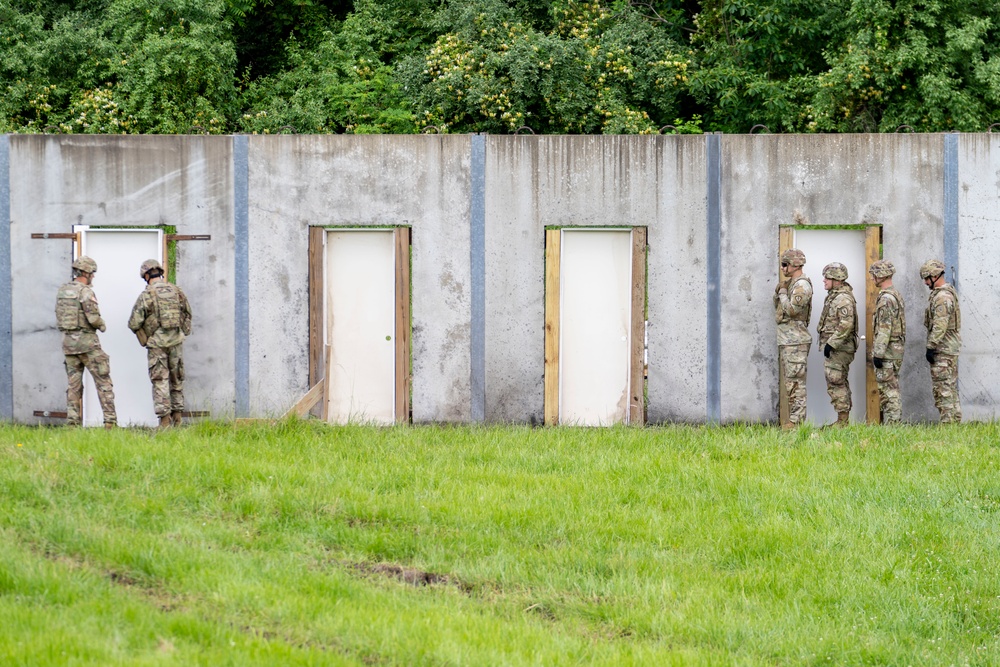113th Engineer Battalion conduct Urban Demon during AT