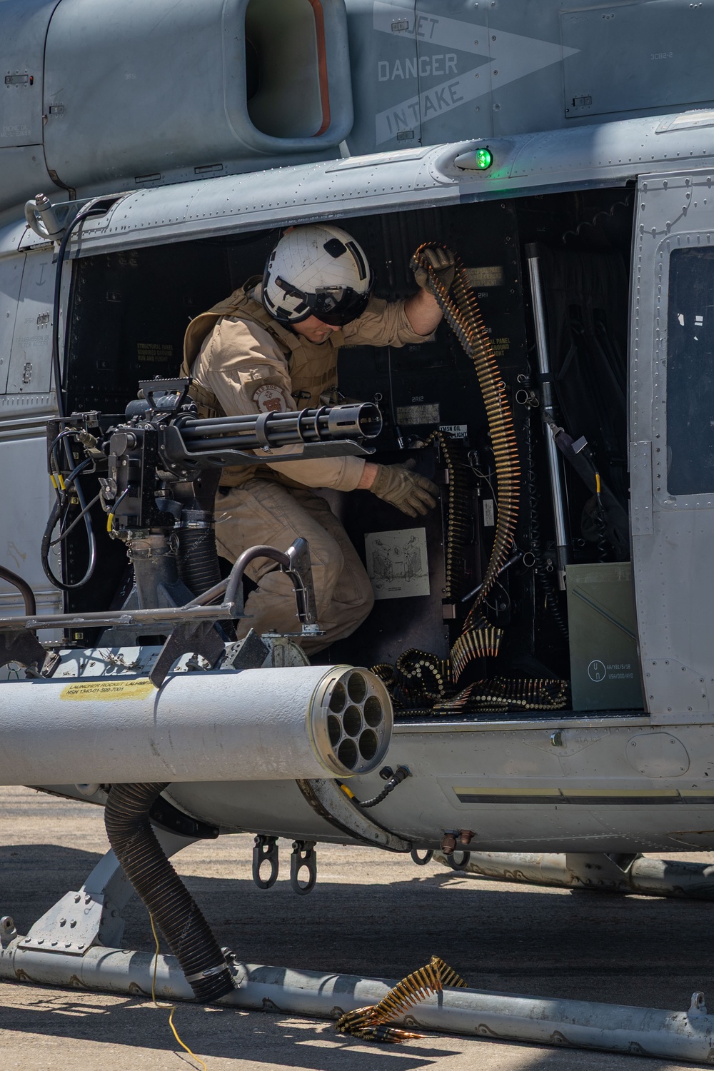 HMLA 773 conducts flight and FARP operations