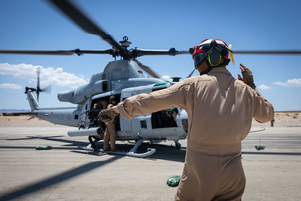 HMLA 773 conducts flight and FARP operations