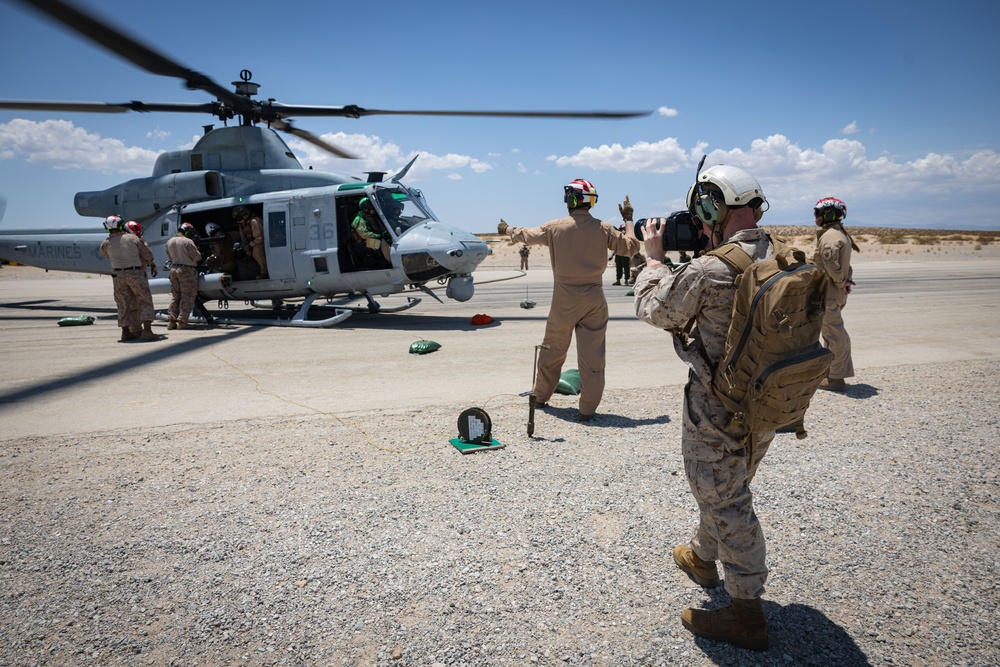 HMLA 773 conducts flight and FARP operations