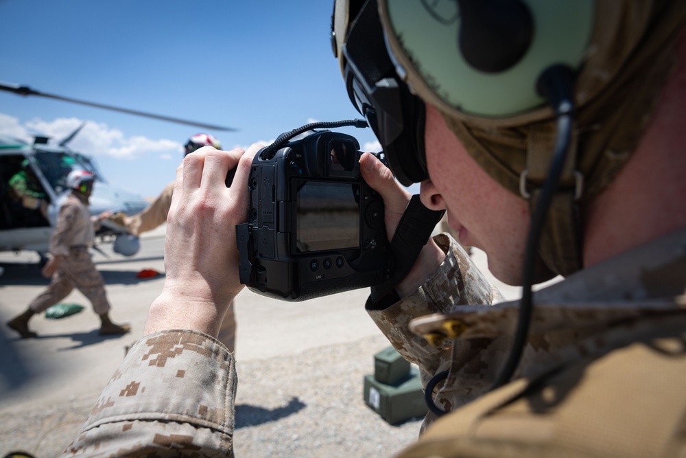 HMLA 773 conducts flight and FARP operations