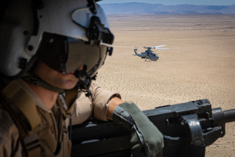 HMLA 773 conducts flight and FARP operations