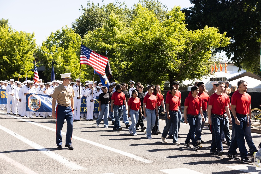 Portland Fleet Week: Grand Floral Parade