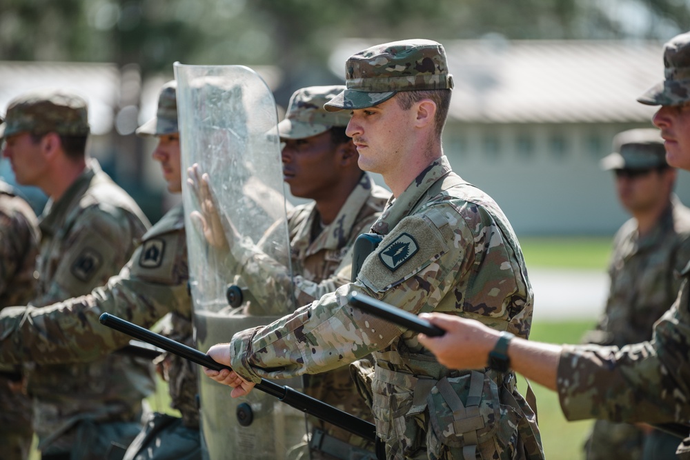 Guardsmen train with FL Department of Corrections
