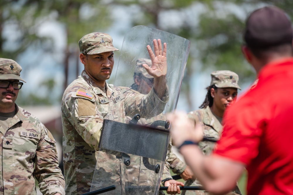 Guardsmen train with FL Department of Corrections