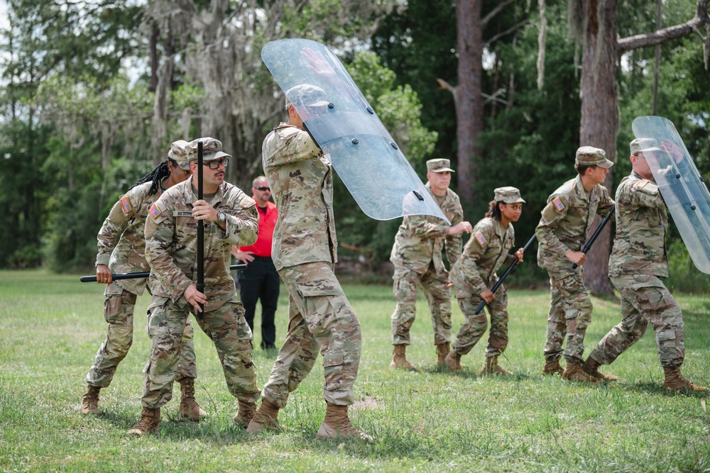 Guardsmen train with FL Department of Corrections
