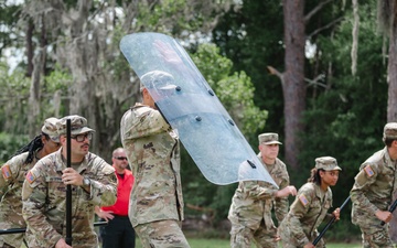Guardsmen train with FL Department of Corrections