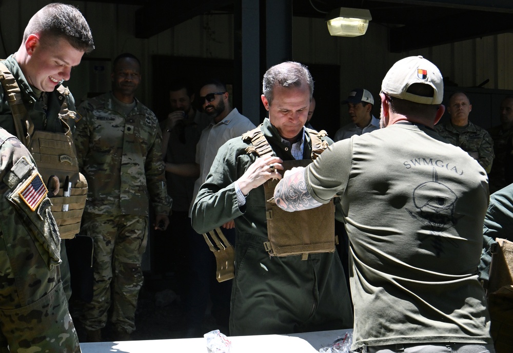 Top Defense Department Official Visit the U.S. Army JFK SApecial Warfare Center and School
