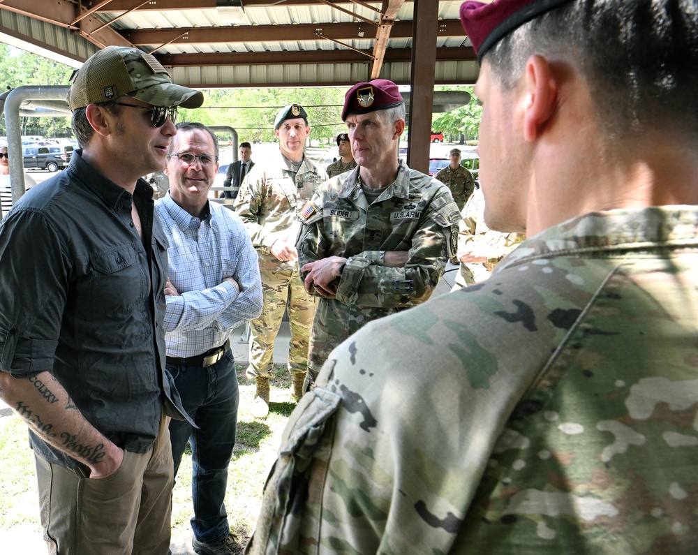 Top Defense Department Official Visit the U.S. Army JFK SApecial Warfare Center and School