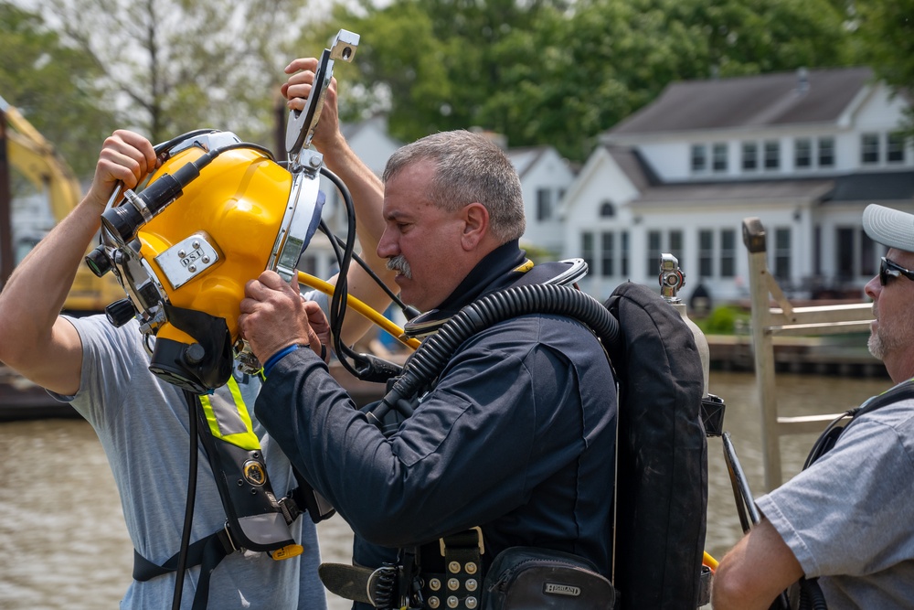 The Buffalo District Dive Team Visits Vermilion