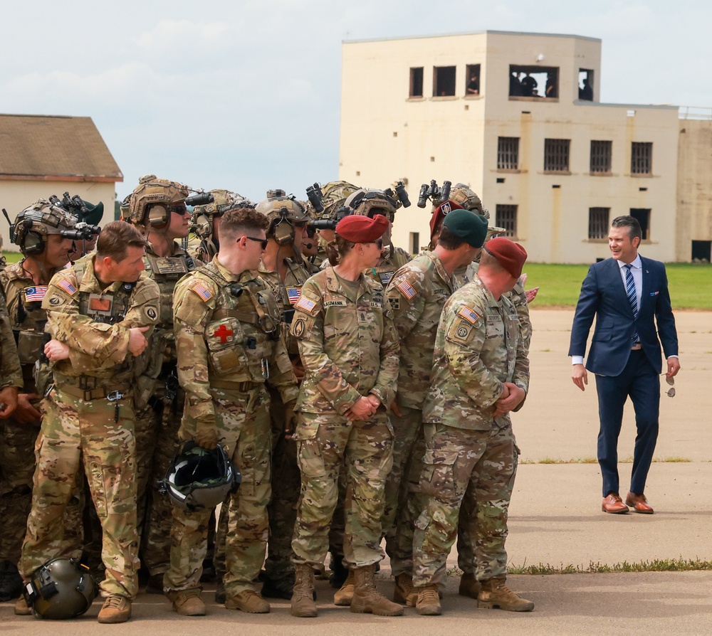 Army SOF Readiness Review with National Leaders