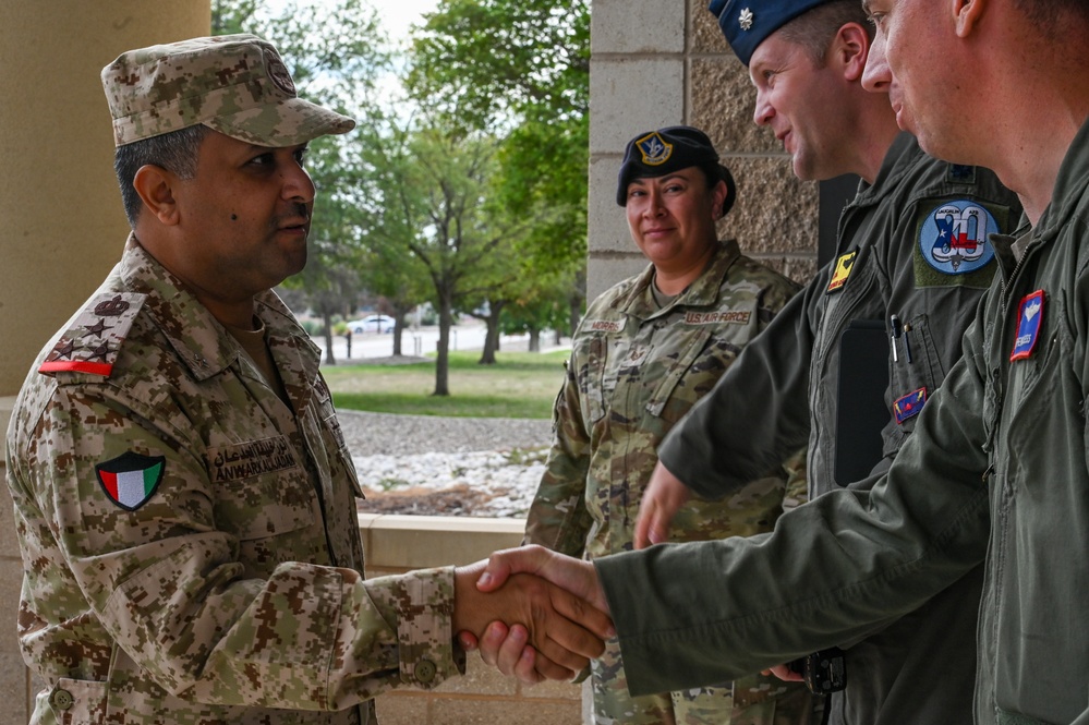 Kuwaiti General visits Laughlin