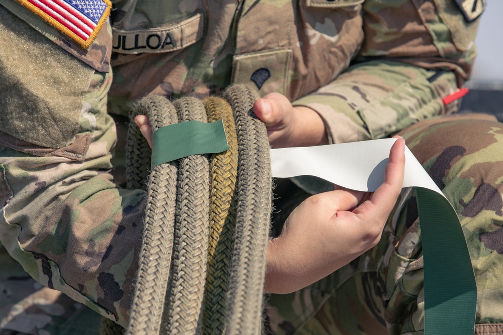 HHC 158th CSSB and B Co. 2-285th Aviation Regiment Conduct Sling Load Training