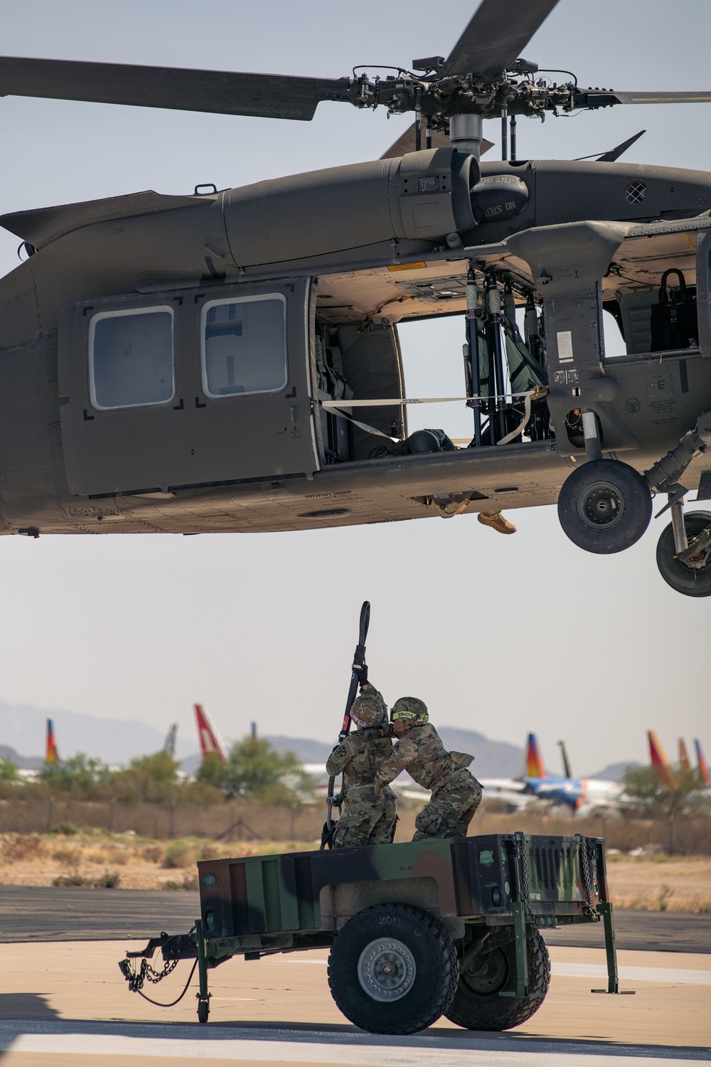 HHC 158th CSSB and B Co. 2-285th Aviation Regiment Conduct Sling Load Training