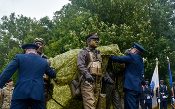 Unveiling the 8th Air Force monument