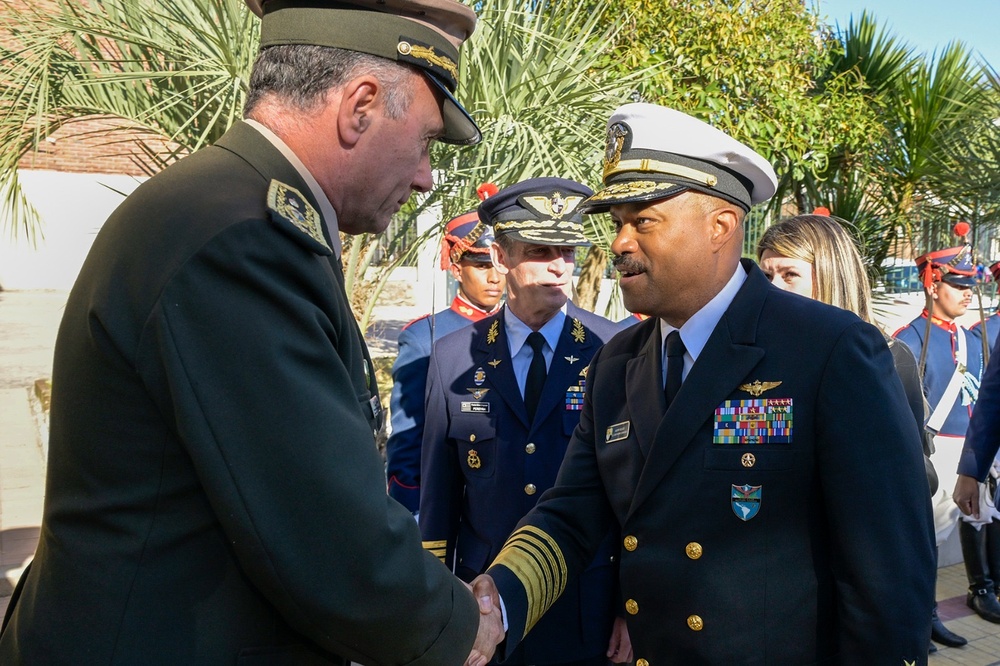 SOUTHCOM Commander visits Uruguay