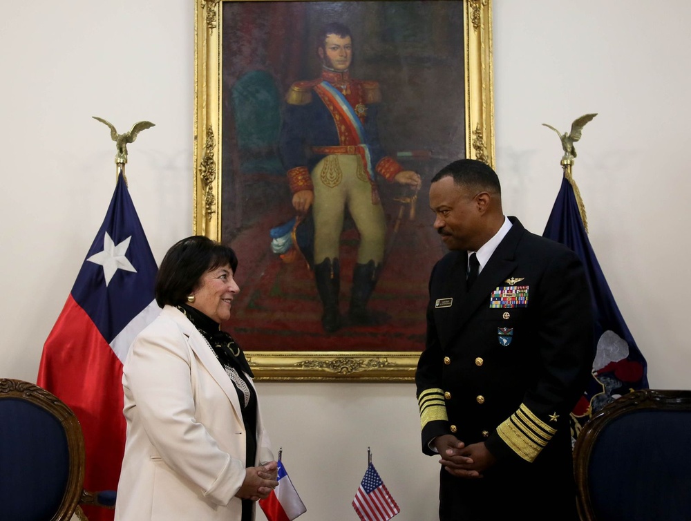 SOUTHCOM Commander visits Chile