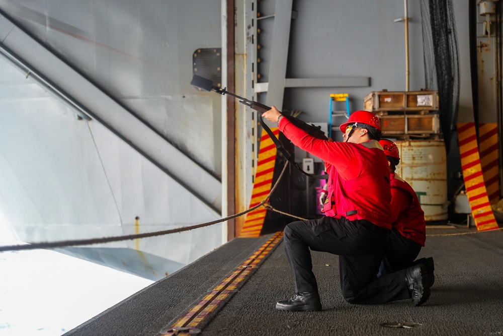 George Washington Conducts a Connected Replenishment