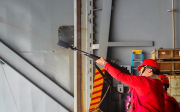 George Washington Conducts a Connected Replenishment
