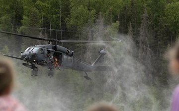 AKANG aviators, Guardian Angels showcase helocast capabilities