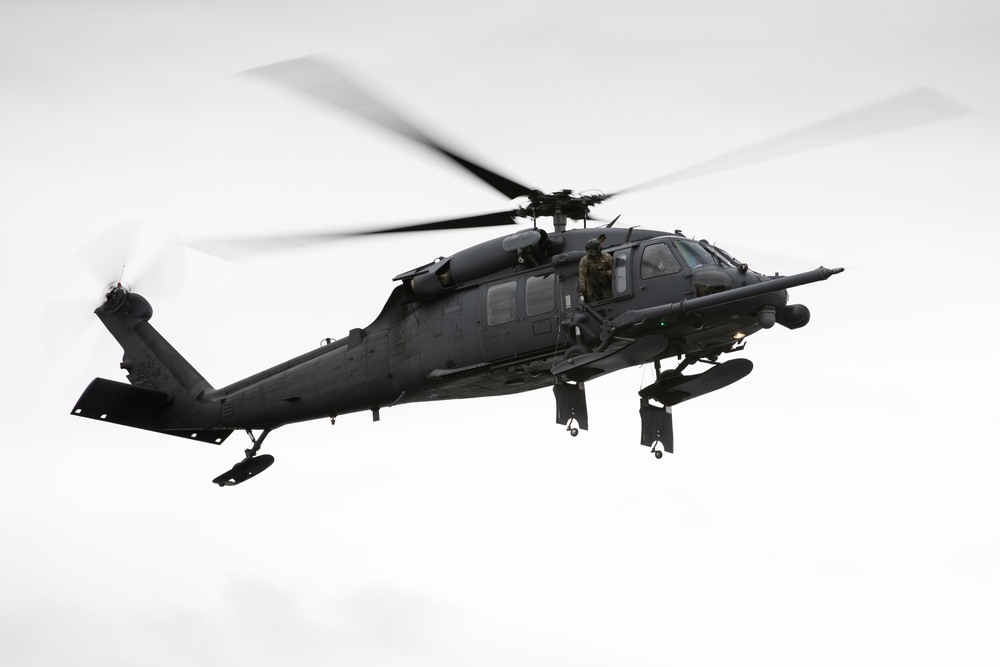 AKANG aviators, Guardian Angels showcase helocast capabilities
