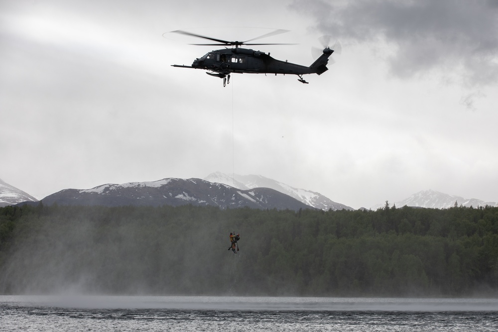 AKANG aviators, Guardian Angels showcase helocast capabilities