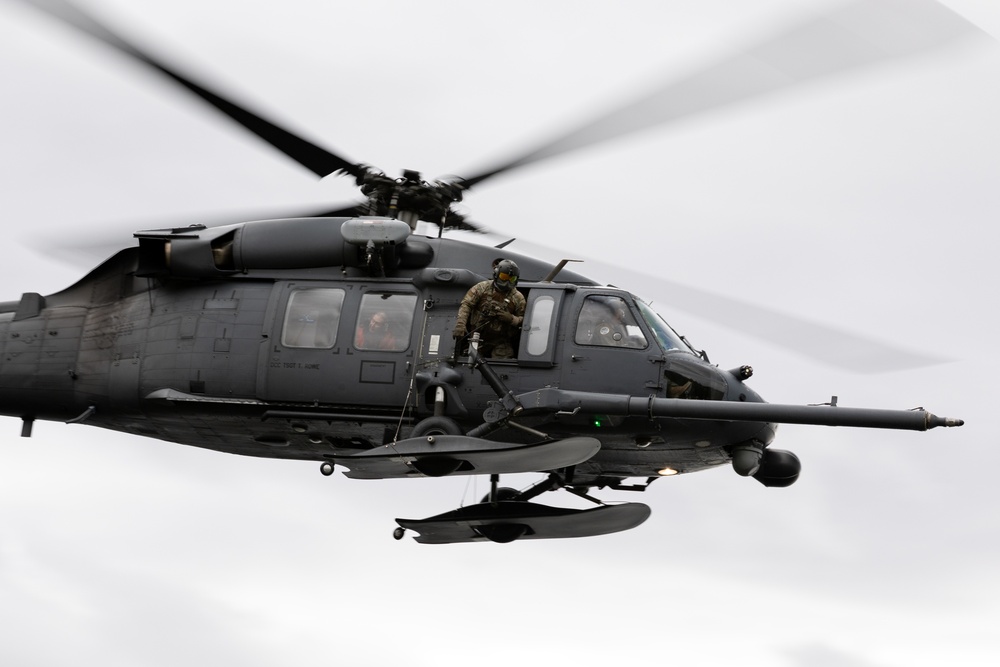 AKANG aviators, Guardian Angels showcase helocast capabilities