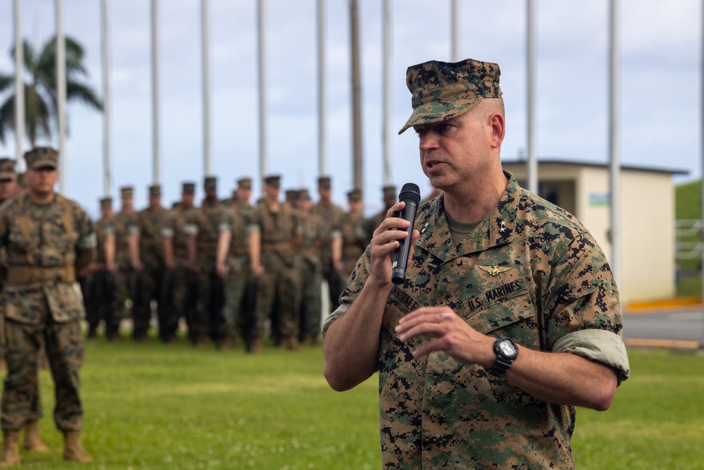 Sgt. Maj. Arebalo relinquishes post during 1st MAW relief and appointment