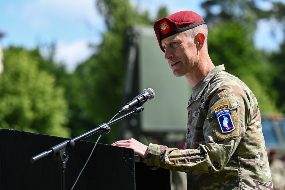 4-319th AFAR, 173rd Airborne Brigade Change of Command