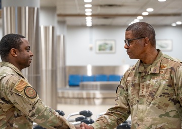 USTRANSCOM Commander visits Osan