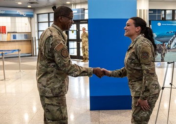 USTRANSCOM Commander visits Osan