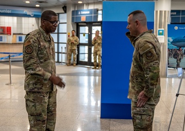 USTRANSCOM Commander visits Osan