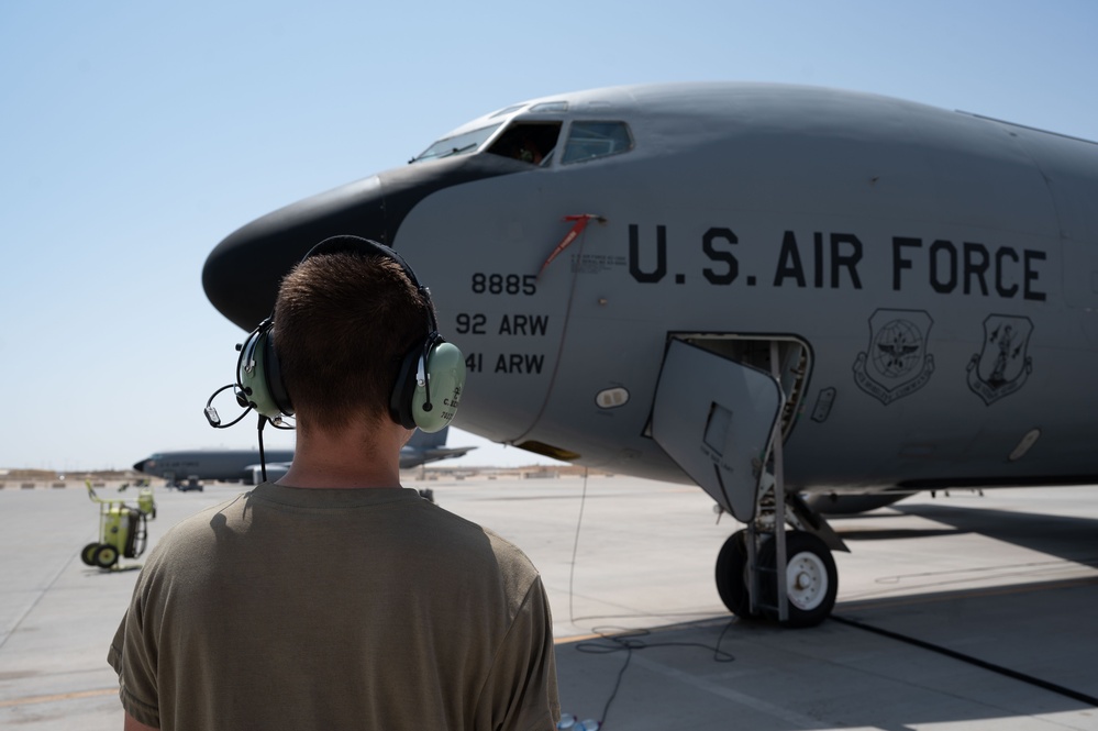 The KC-135 Stratotanker defuels