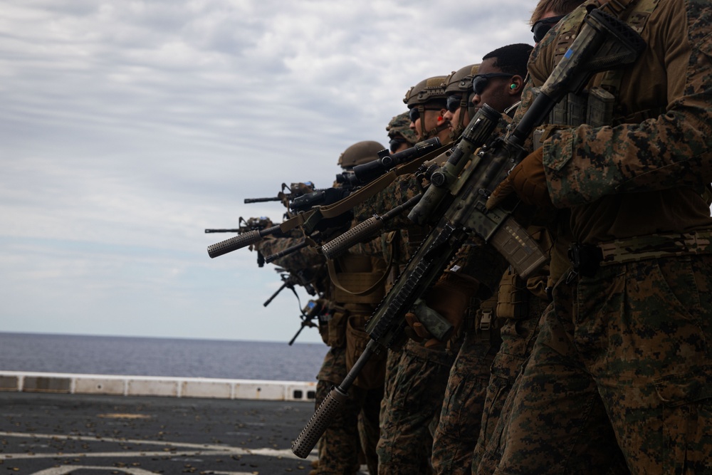 31st MEU | Live-fire deck shoot aboard USS San Diego