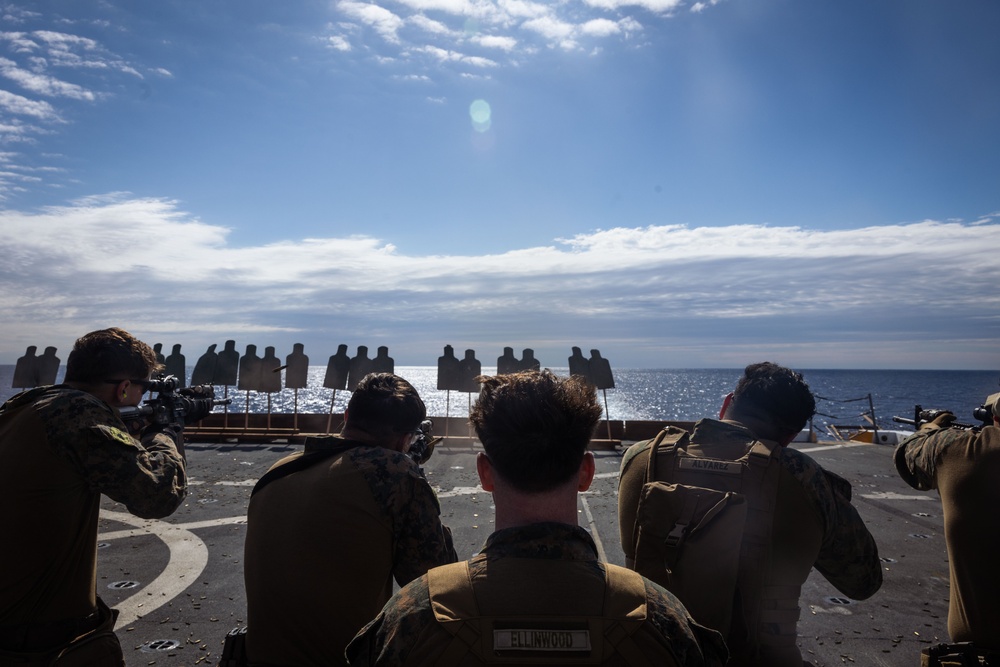 31st MEU | Live-fire deck shoot aboard USS San Diego